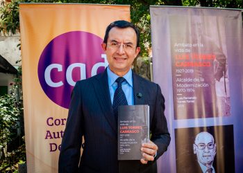 La CAD presentó el libro “Ambato en la vida de Luis Torres Carrasco” en la Casa de Montalvo