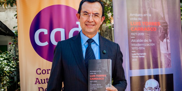 La CAD presentó el libro “Ambato en la vida de Luis Torres Carrasco” en la Casa de Montalvo